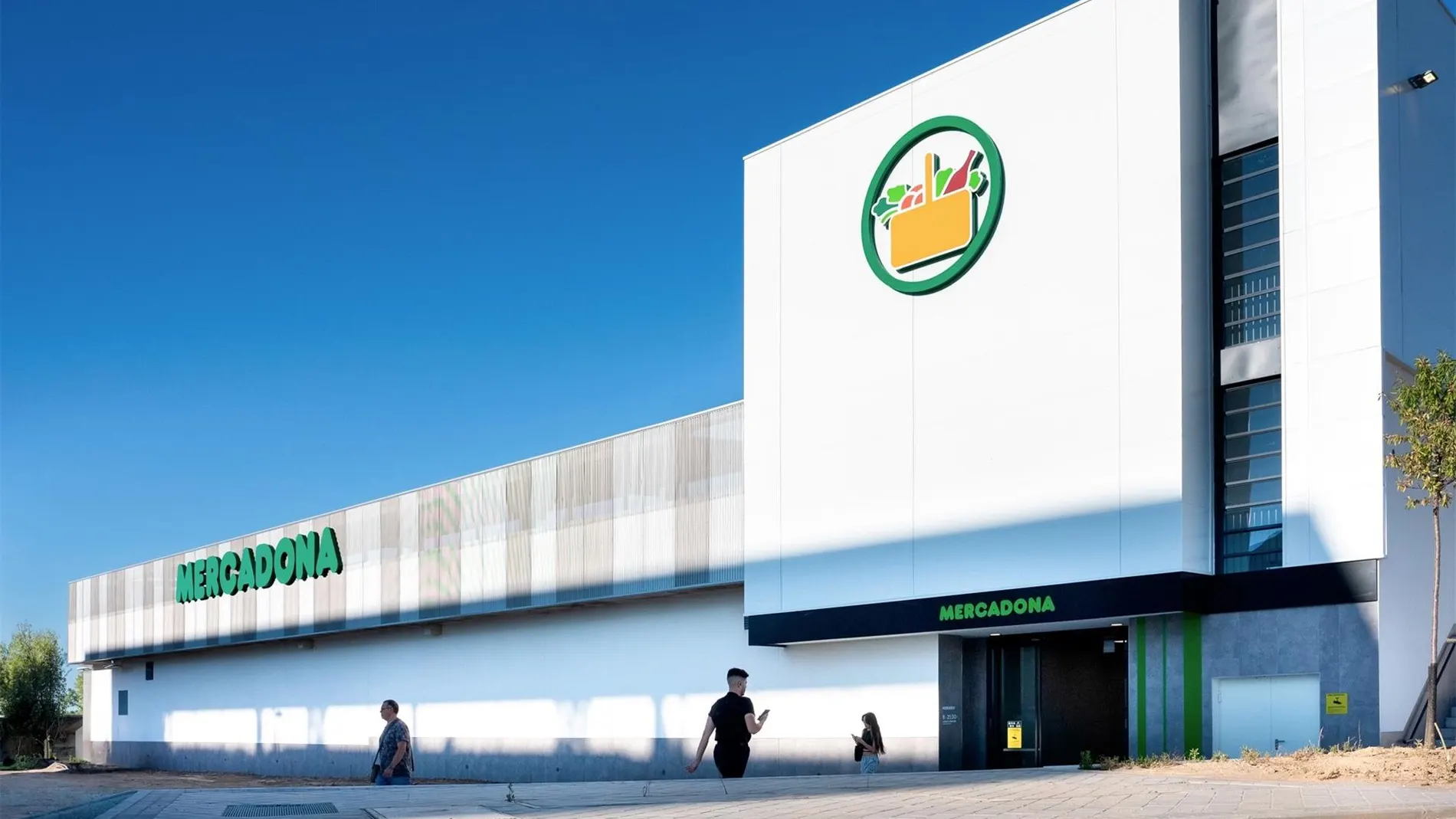 Economía.- Mercadona creará 5.000 empleos en España para reforzar la plantilla en la campaña de verano