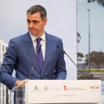 Pedro Sánchez y Juanma Moreno entregan las llaves de viviendas de alquiler asequible en Sevilla