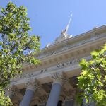 Economía/Bolsa.- El Ibex 35 busca los 13.200 puntos tras subir más de un 0,2% en la apertura
