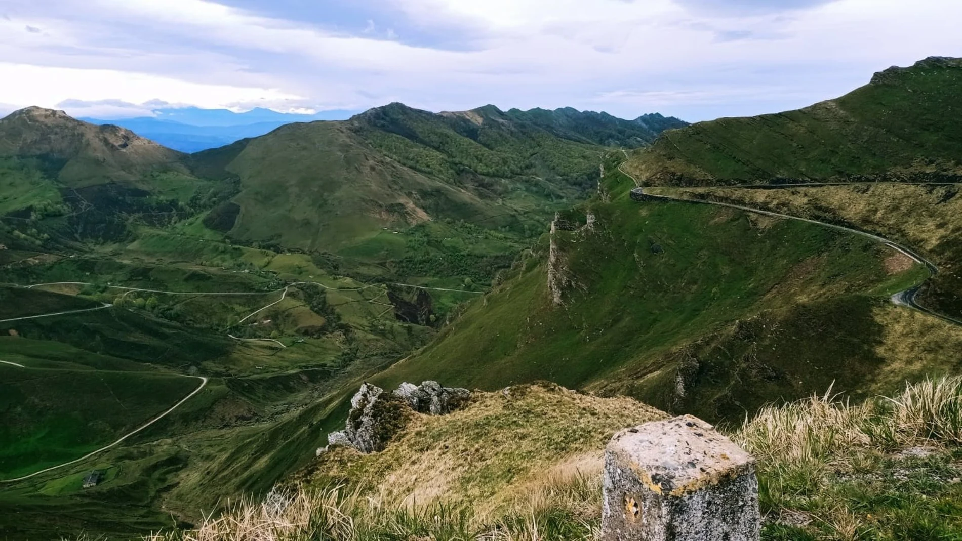 MADRID.-Cantabria insiste en que carretera donde murieron 4 madrileños es "estrecha y peligrosa" pero cumple "toda la normativa"