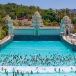 El mejor parque acuático del planeta es español: olas gigantes y toboganes de 28 metros de altura