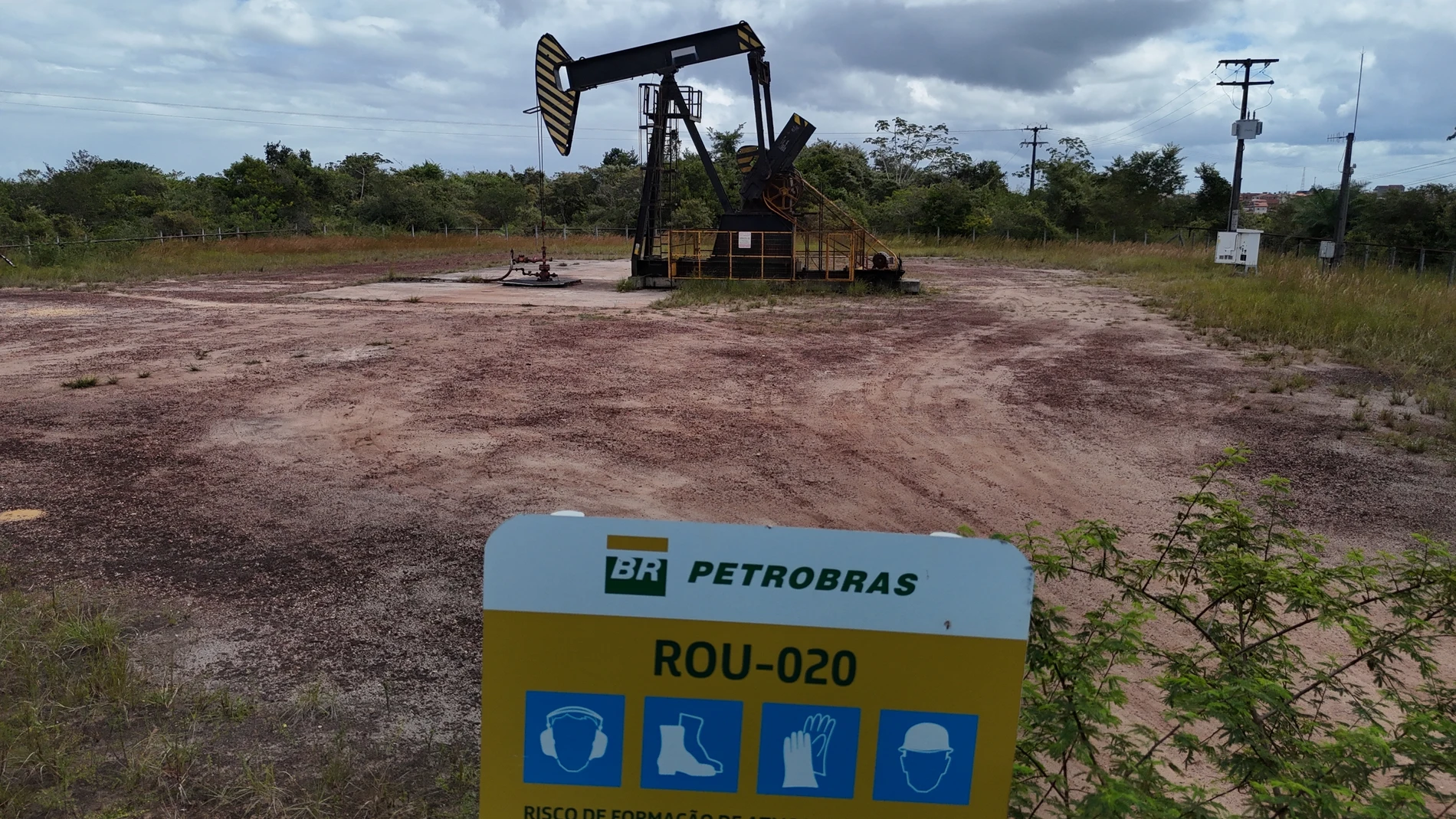 Máquina de extracción de petróleo. Entre Ríos, Bahía, Brasil