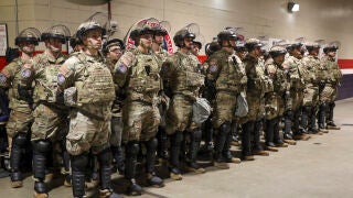 (Foto de ARCHIVO) January 19, 2025, Washington, Dc, United States of America: U.S Army soldiers with the National Guard stand at attention wearing riot gear as they preparation to secure the 60th Inauguration events, January 19, 2025 in Washington, D.C. U.S President-Elect Donald Trump will take the oath of office on January 20th. Europa Press/Contacto/Msgt. Zach Sheely/U.S Army 19/01/2025 ONLY FOR USE IN SPAIN