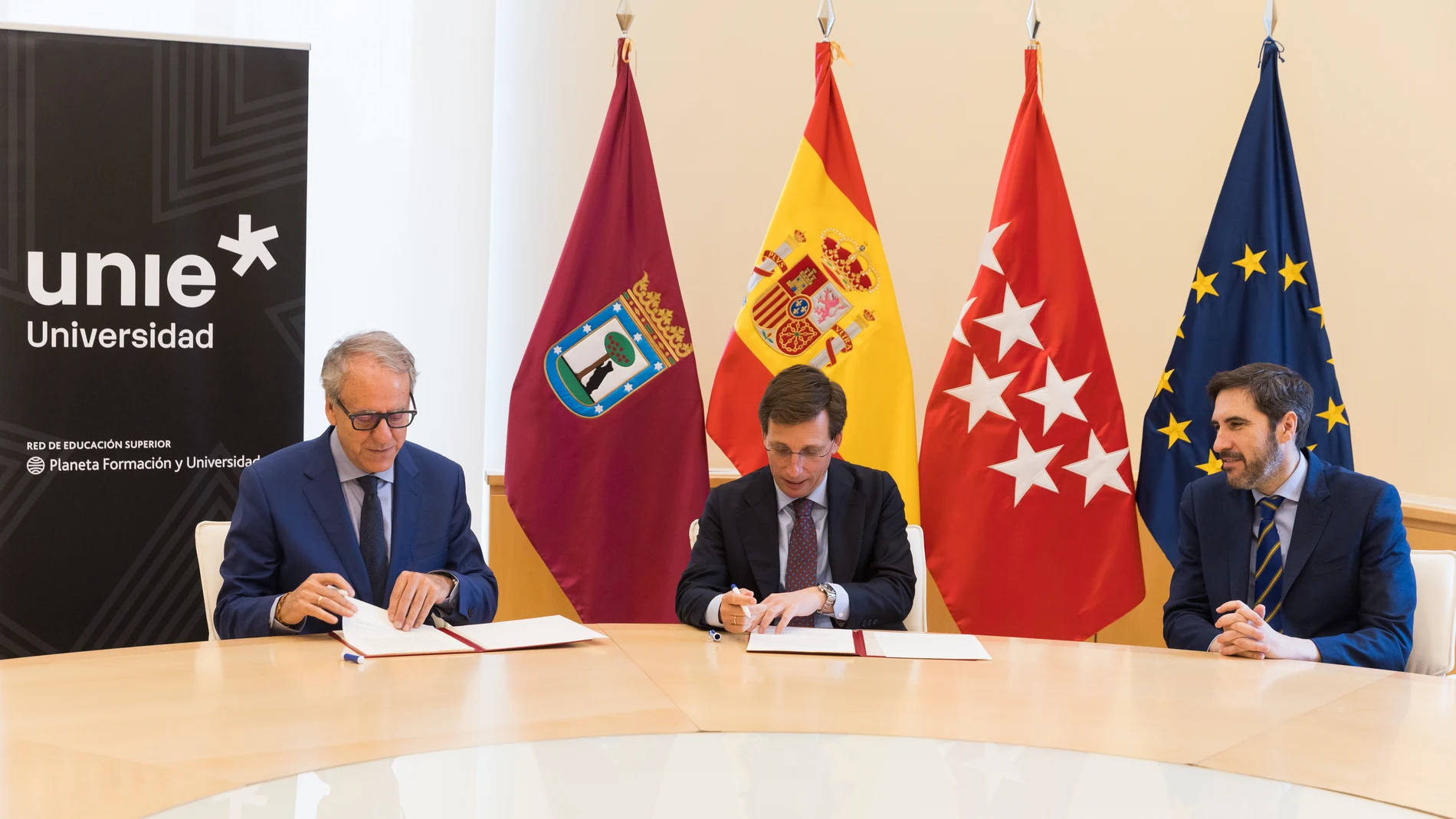 Firma entre el Ayuntamiento de Madrid y Unie Universidad @Gonzalo Pérez Mata