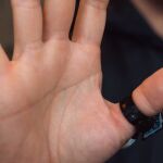 Así es SpellRing, el anillo impulsado por IA capaz de traducir el lenguaje de signos