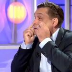 José Manuel Saborido demuestra que es ciego quitándose en directo al prótesis de sus ojos