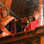 Fallas.- Mazón acude al Ayuntamiento de València para presenciar la 'Cremà'