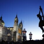Vista de la Catedral de la Almudena, en Madrid, durante Semana Santa