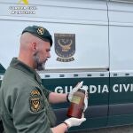 Retiran de un centro de gestión de residuos de Padrón (A Coruña) un envase de un ácido potencialmente explosivo