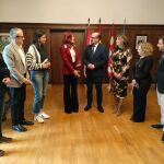 El alcalde de Ponferrada, Marco Morala, recibe a la astronauta Sara García