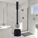 La escobilla de baño más higiénica y práctica: tiene dispensador de detergente y cuesta menos de 25 euros