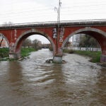 Madrid sigue de cerca la evolución del Manzanares tras el desembalse de la presa del Pardo