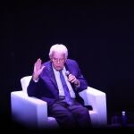 El expresidente del Gobierno Felipe González participa en la jornada 'Los retos globales del sur de España' organizada en Sevilla por la Asociación Círculo de Empresarios del Sur de España (Cesur).
