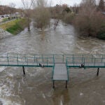Madrid sigue de cerca la evolución del Manzanares tras el desembalse de la presa del Pardo