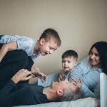 El "Síndrome del niño de oro": Cómo el favoritismo parental crea dinámicas familiares tóxicas