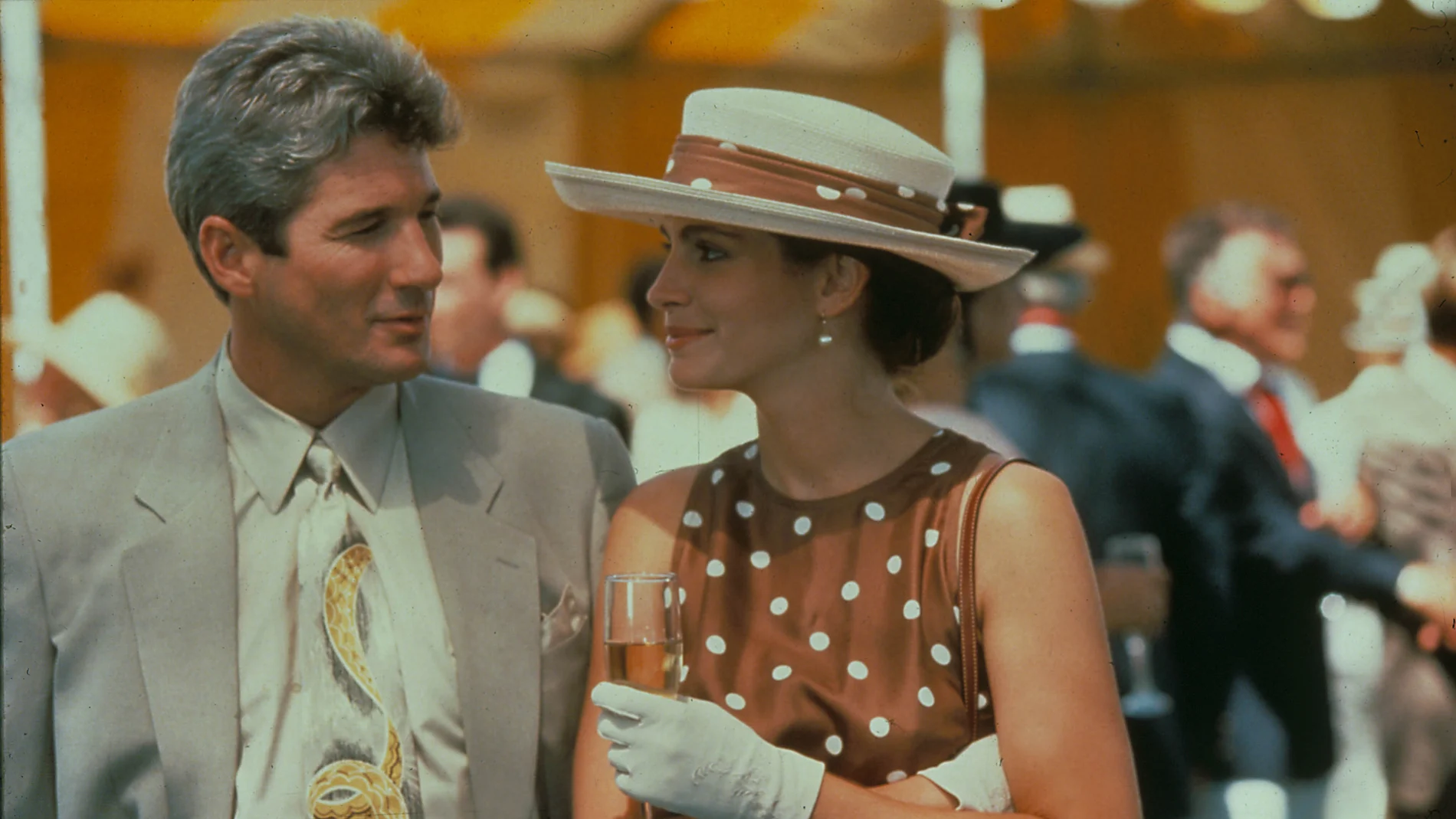 Julia Roberts con vestido de lunares en 'Pretty Woman'.