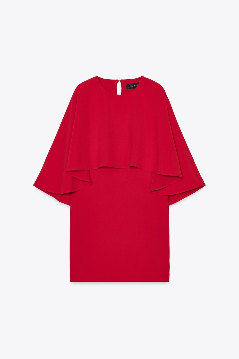 Vestido con capa.