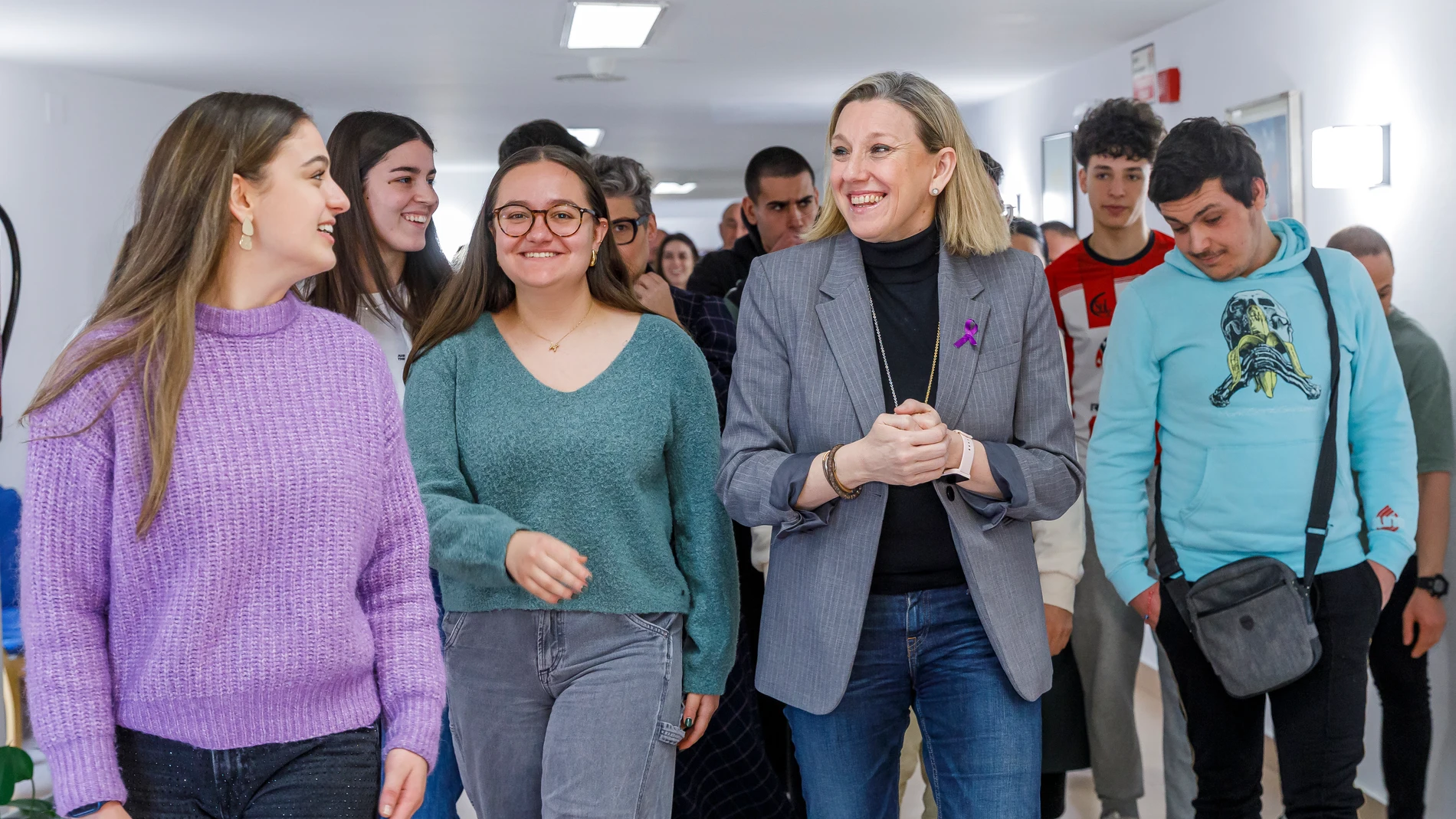 La vicepresidenta y consejera de Familia e Igualdad de Oportunidades, Isabel Blanco, presenta la campaña de actividades de verano