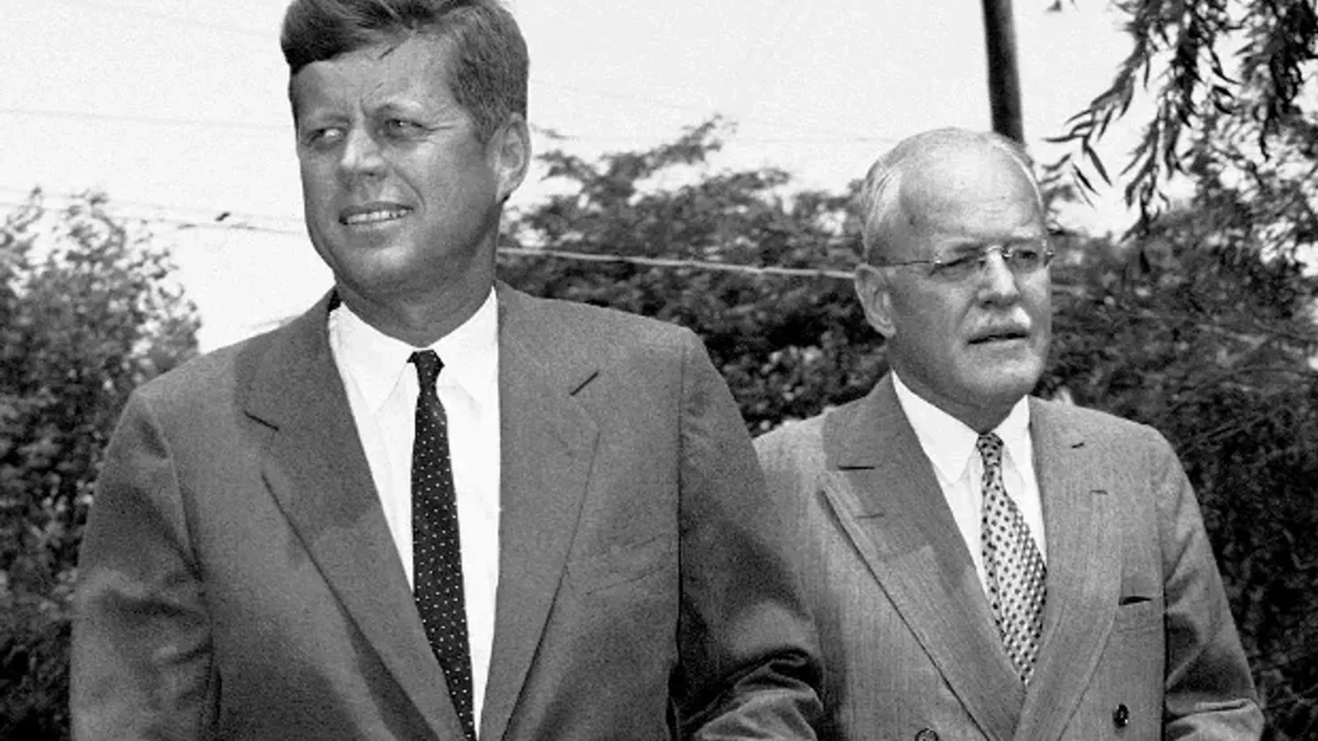 John F. Kennedy y Allen Dulles