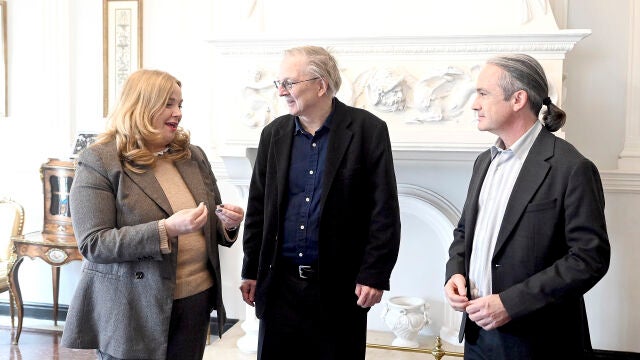  Recepción de la alcaldesa de Burgos, Cristina Ayala, al premio Nobel, Jack W. Szostak, junto al investigador Carlos Briones
