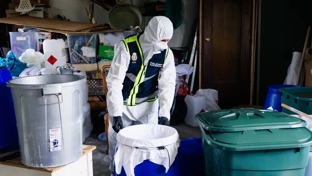 La Policía Nacional en un laboratorio de drogas