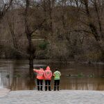 MADRID.-Madrid se prepara para otro fin de semana de lluvias con la vista puesta en la crecida de los ríos