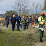 La consejera Leticia García y el presidente de la Diputación de Segovia, Miguel Ángel de Vicente, presentan en Navas de San Antonio, el programa de trabajo que van a desarrollar los 54 trabajadores contratados al amparo del programa Montel 
