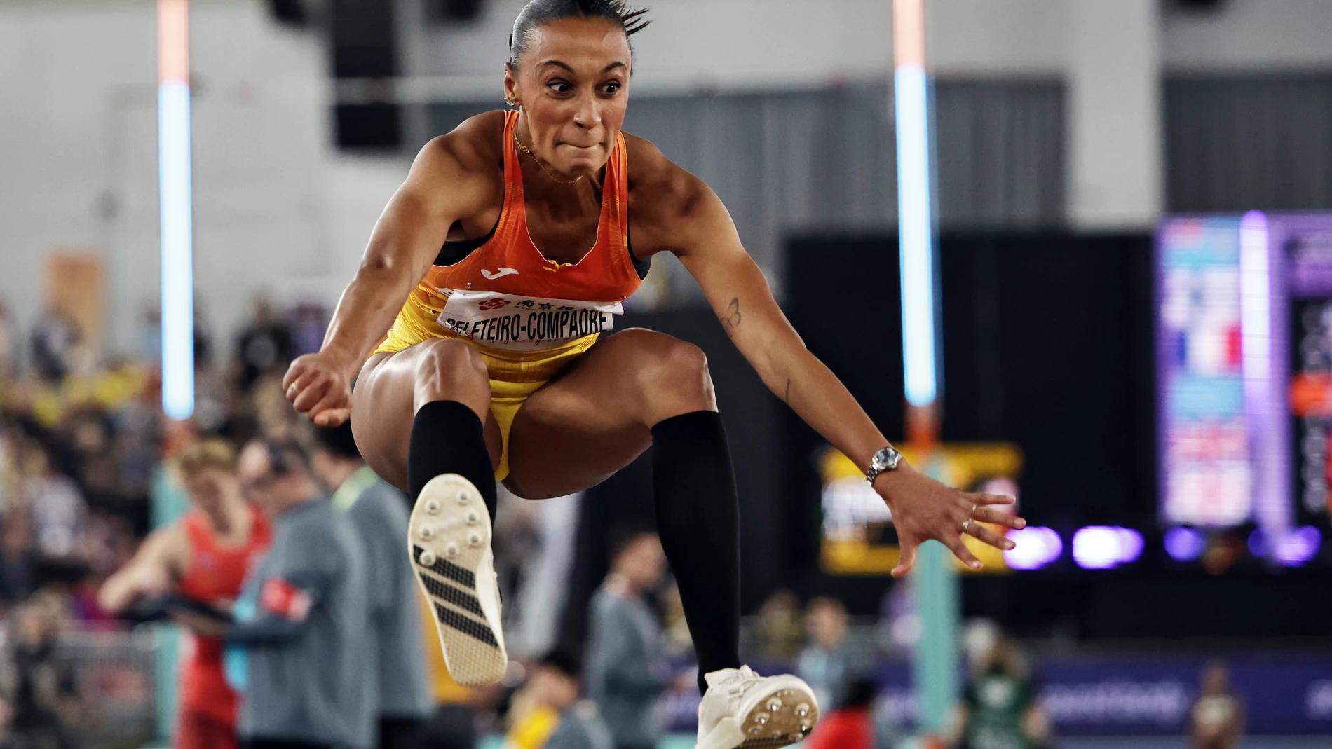 Ana Peleteiro, en el vuelo de los 14,29 metros que le valió el bronce
