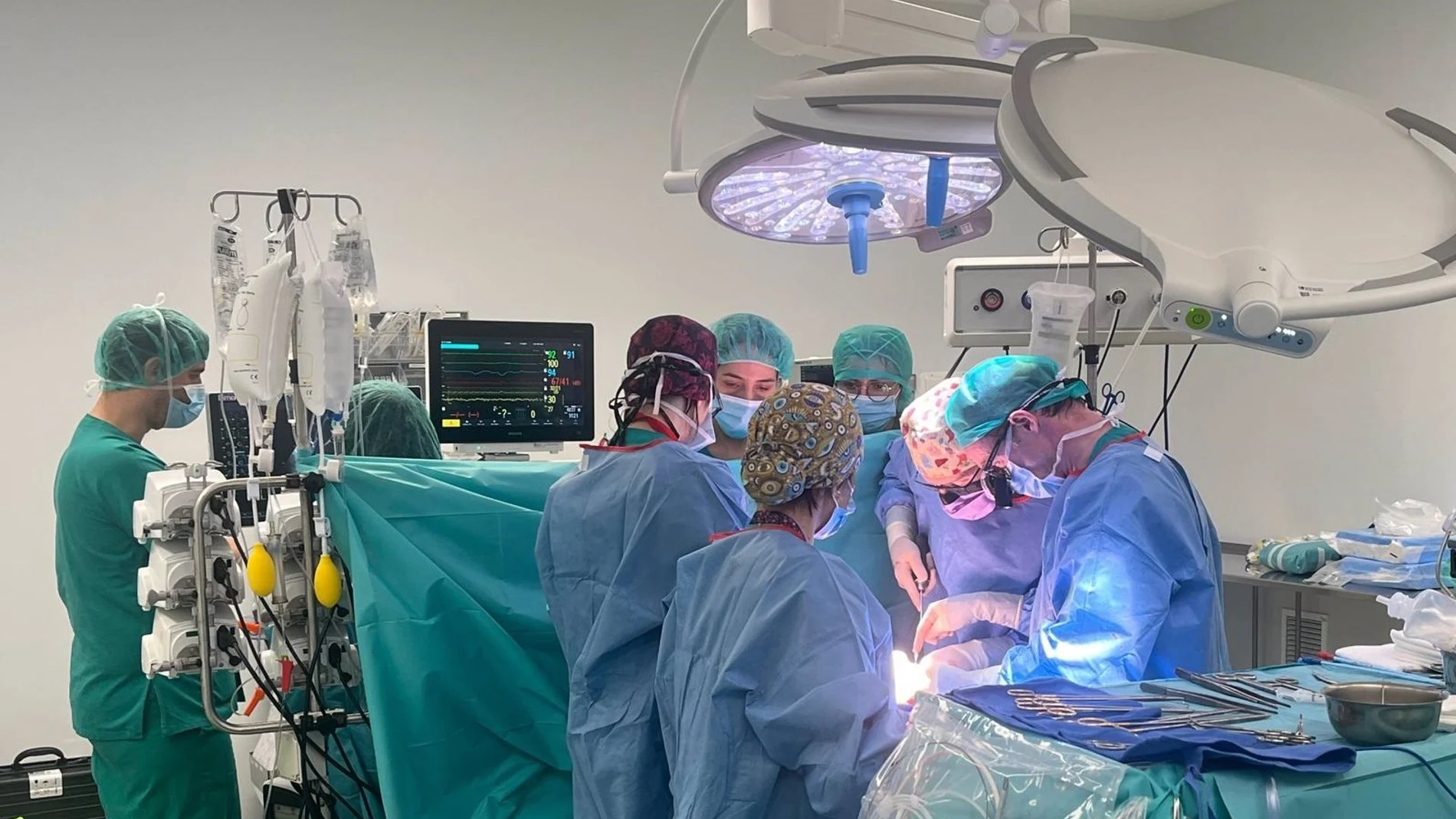 Las listas de espera se desinflan en febrero: un 0,24% menos de pacientes y la demora para una operación cae a 46,8 días