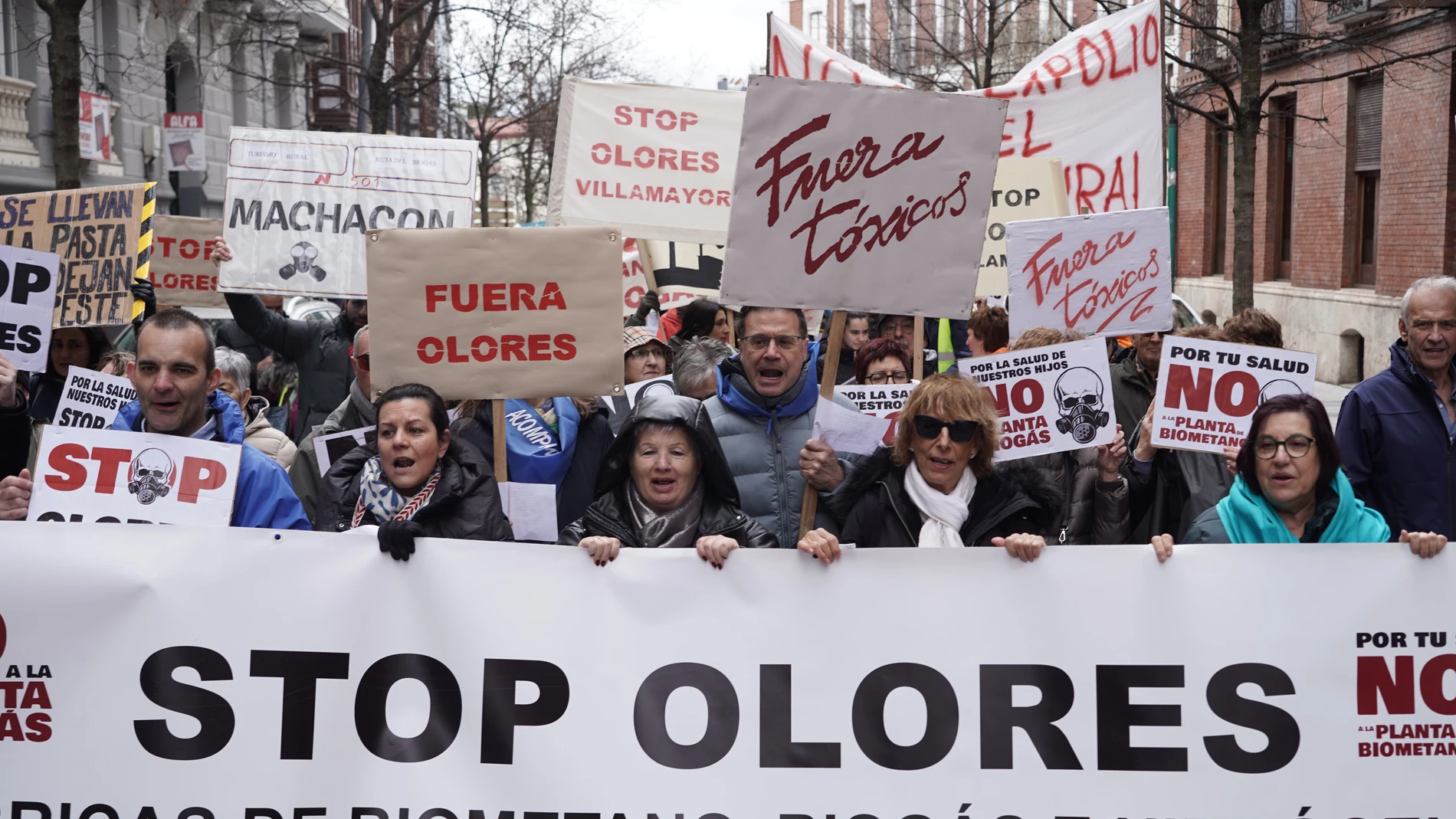 Protesta contra las macrogranjas y macroplantas de biogás por las calles de Valladolid