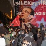 VÍDEO: Turquía.- Un tribunal dicta prisión preventiva para el alcalde de Estambul y rival de Erdogan, Ekrem Imamoglu