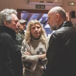 Amaranta Cano, hija de Carlos Cano, junto a Miguel Ríos y Nico Hernández, componente de El Hombre Garabato