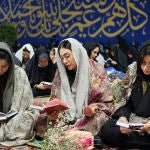 Los iraníes ruegan a Dios una mejor economía en las noches del destino del islam