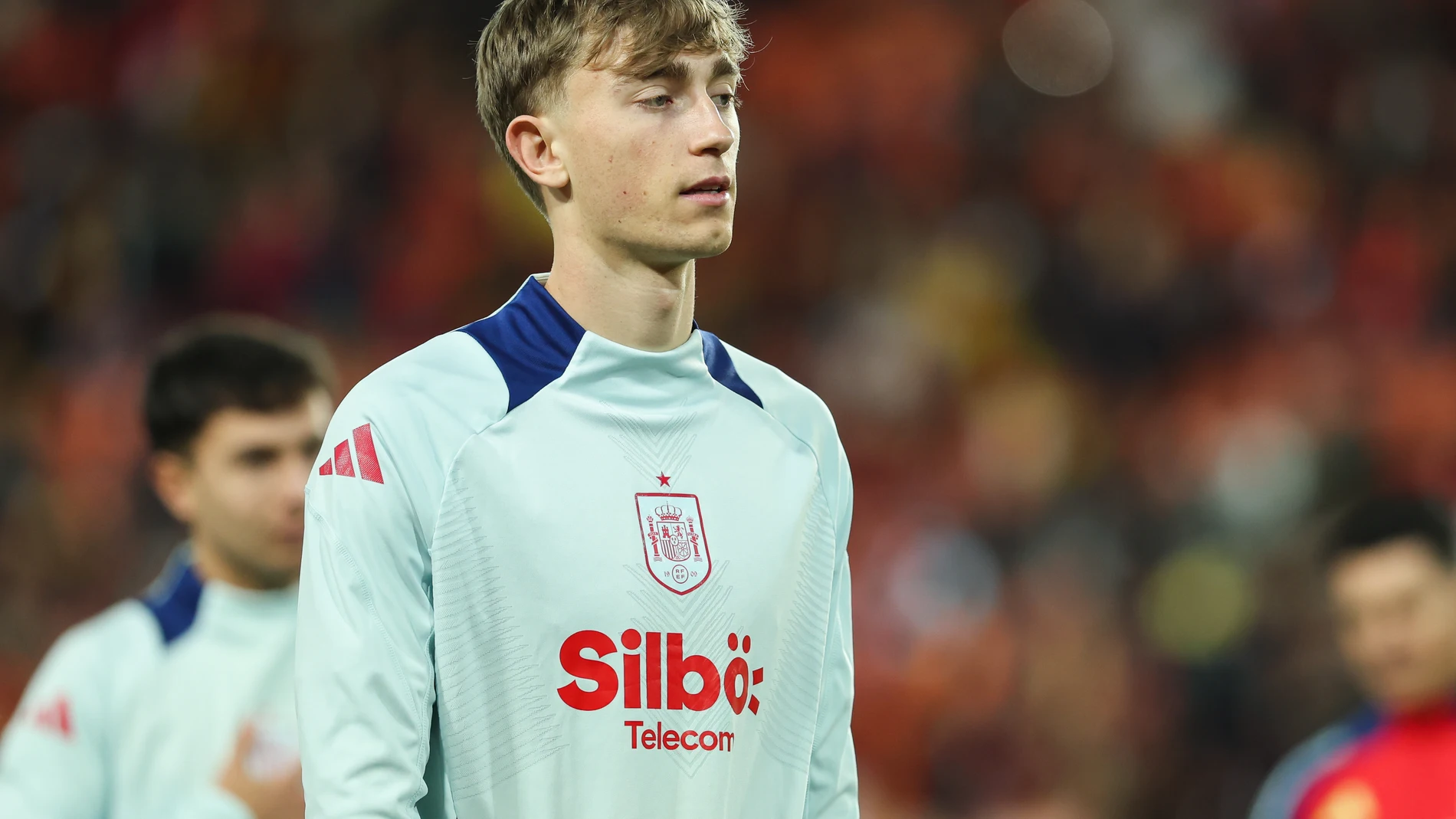 Dean Huijsen of Spain warms up during the UEFA Nations League Quarterfinal Leg Two match between Spain and Netherlands at Mestalla stadium on March 23, 2025 in Valencia, Spain. AFP7 23/03/2025 ONLY FOR USE IN SPAIN
