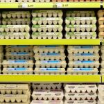 Huevos en el supermercado 
