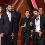 Colonos israelíes apalizan al cineasta palestino Hamdan Ballal, ganador de un Oscar por 'No Other Land'