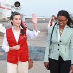 La reina Letizia, de nuevo con el 'uniforme' de cooperante, ya está en la República de Cabo Verde