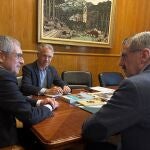El secretario de Estado de Medio Ambiente, Hugo Morán, se ha reunido este martes con el comisionado para la reconstrucción de la dana