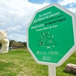Señal que indica que el campus de la Universidad de Alicante es un "espacio sin humo" para frenar el cáncer