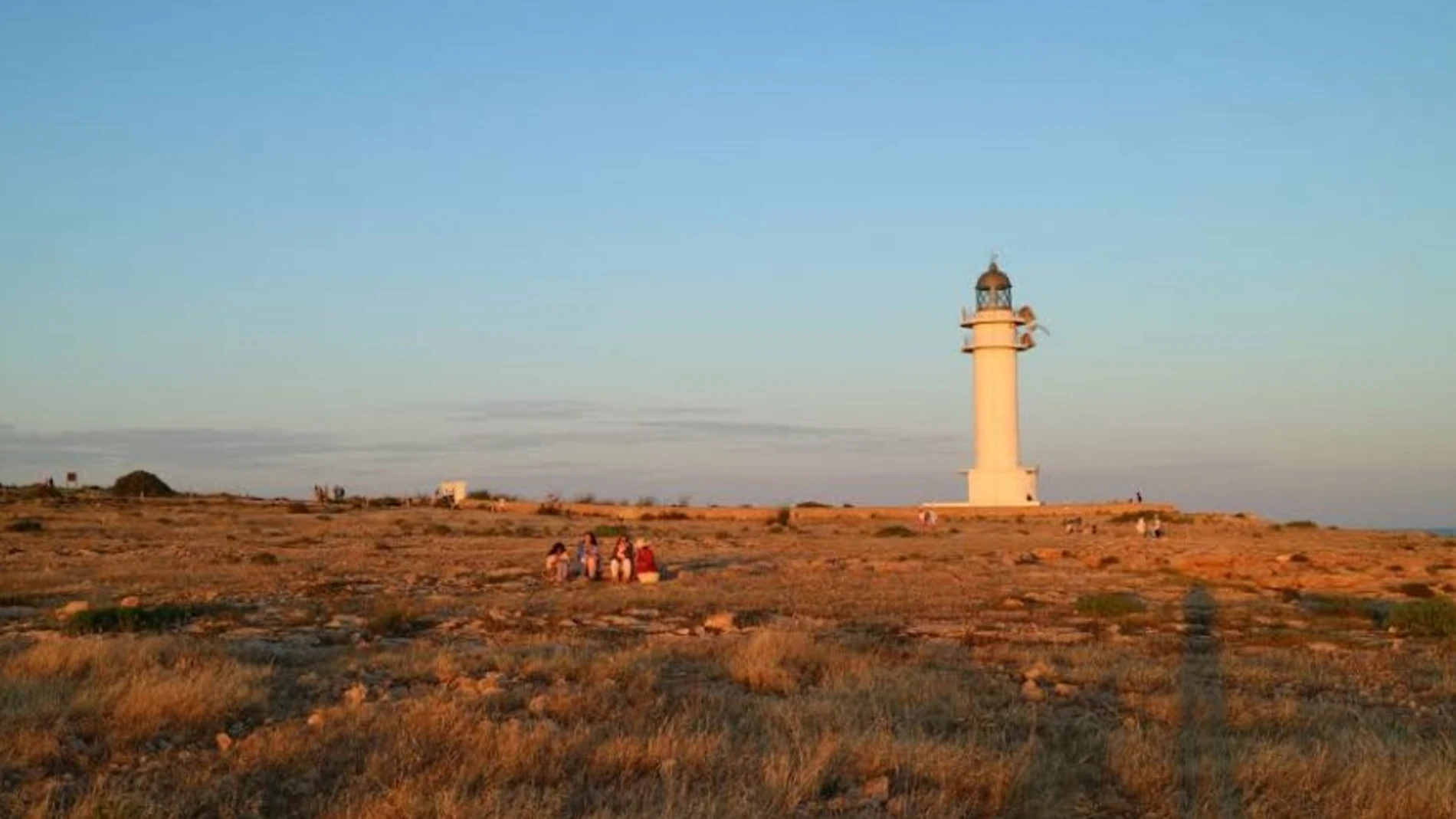 El paraíso español que acumula una montaña de 40 metros de residuos