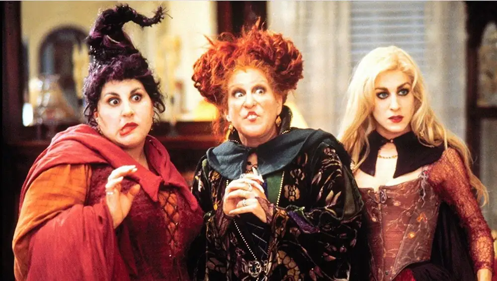Kathy Najimy, Bette Midler y Sarah Jessica Parker en 'Hocus Pocus'