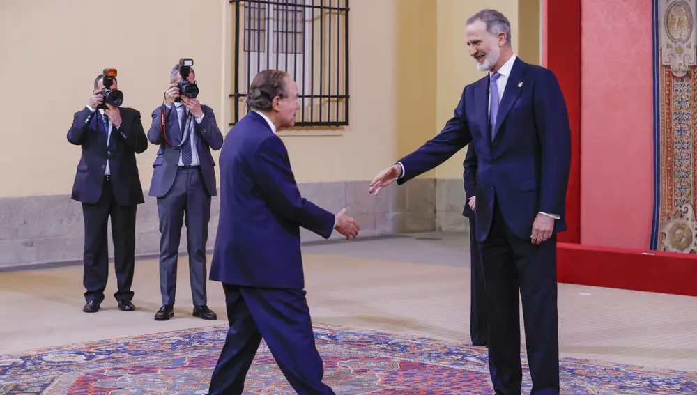 Don Felipe VI y Gegorio Marañón Bertran durante el acto “Asamblea de la Diputación Permanente y Consejo de la Grandeza de España y Títulos del Reino” en Madrid el jueves 21 de marzo de 2024