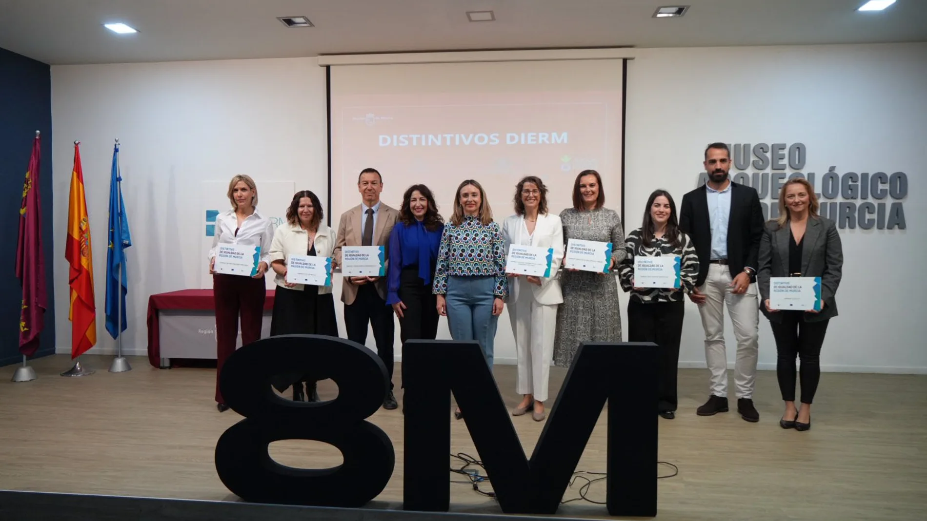 La consejera de Política Social, Familias e Igualdad, Conchita Ruiz, durante el acto de entrega de los distintivos de igualdad DIERM.