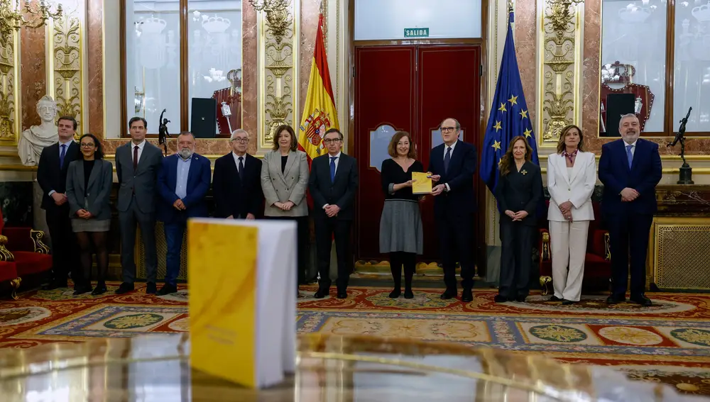 El Defensor del Pueblo entrega a las Cortes Generales el informe anual de la institución