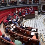 Los concejales de Vox se han separado incluso "físicamente" de los no adscritos, pero todos ellos han votado la propuesta del PP