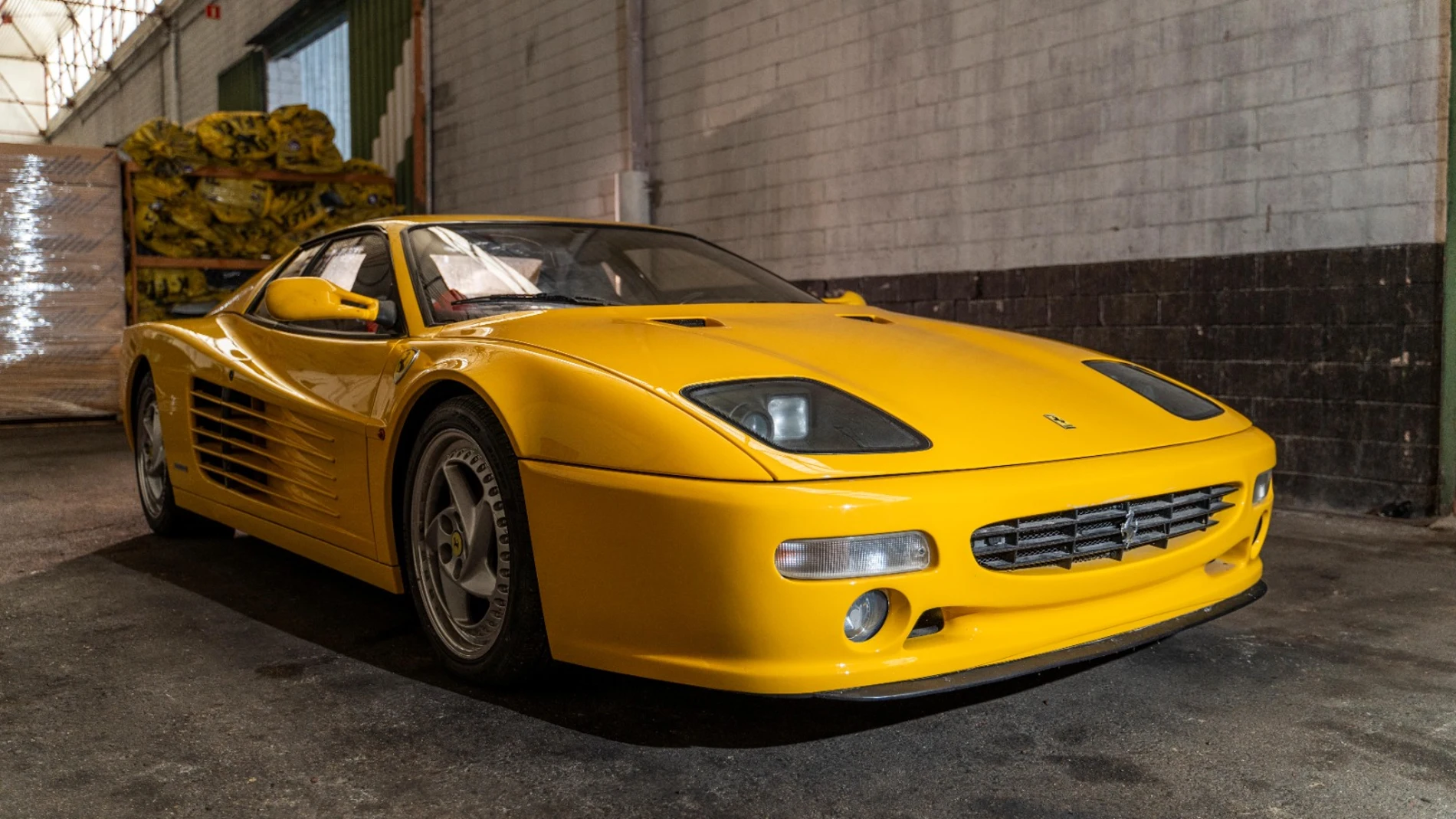 A subasta dos Ferrari y un Aston Martin del narcotráfico