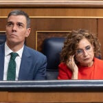 Pedro Sánchez y María Jesús Montero