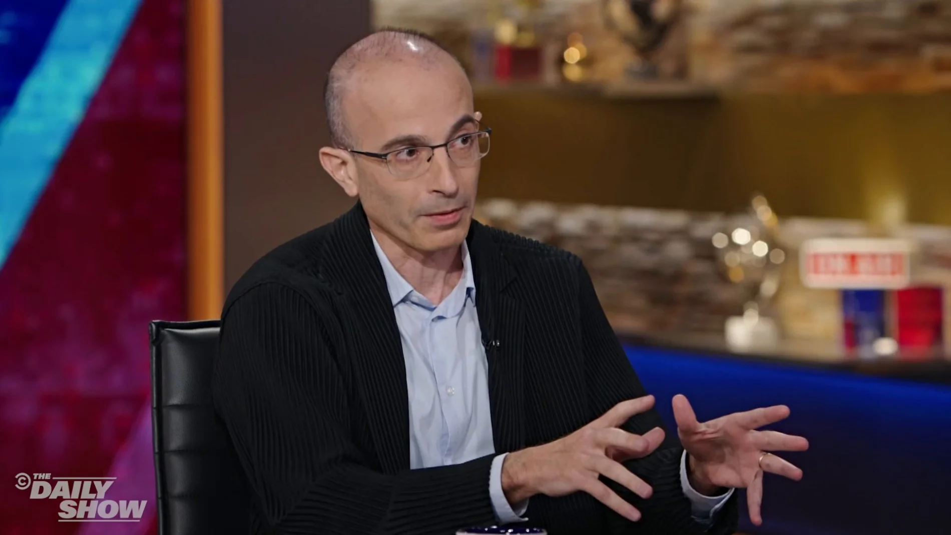 Yuval Noah Harari critica la construcción de narrativas para dar o quitar valor a algo