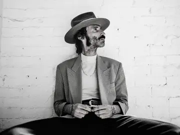 Entrevista con el cantante José Miguel Conejo Torres, conocido como Leiva que presenta su nuevo disco “Gigante Entrevista con el cantante José Miguel Conejo Torres, conocido como Leiva que presenta su nuevo disco “Gigante” que es el séptimo disco de Leiva. El álbum, que sale a la venta el próximo viernes 4 de abril. © Alberto R. Roldán / Diario La Razón. 26 03 2025