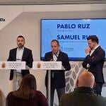 El presidente de Cámara Alicante, Carlos Baño, el alcalde de Elche, Pablo Ruz y el concejal de Promoción económica, Samuel Ruiz